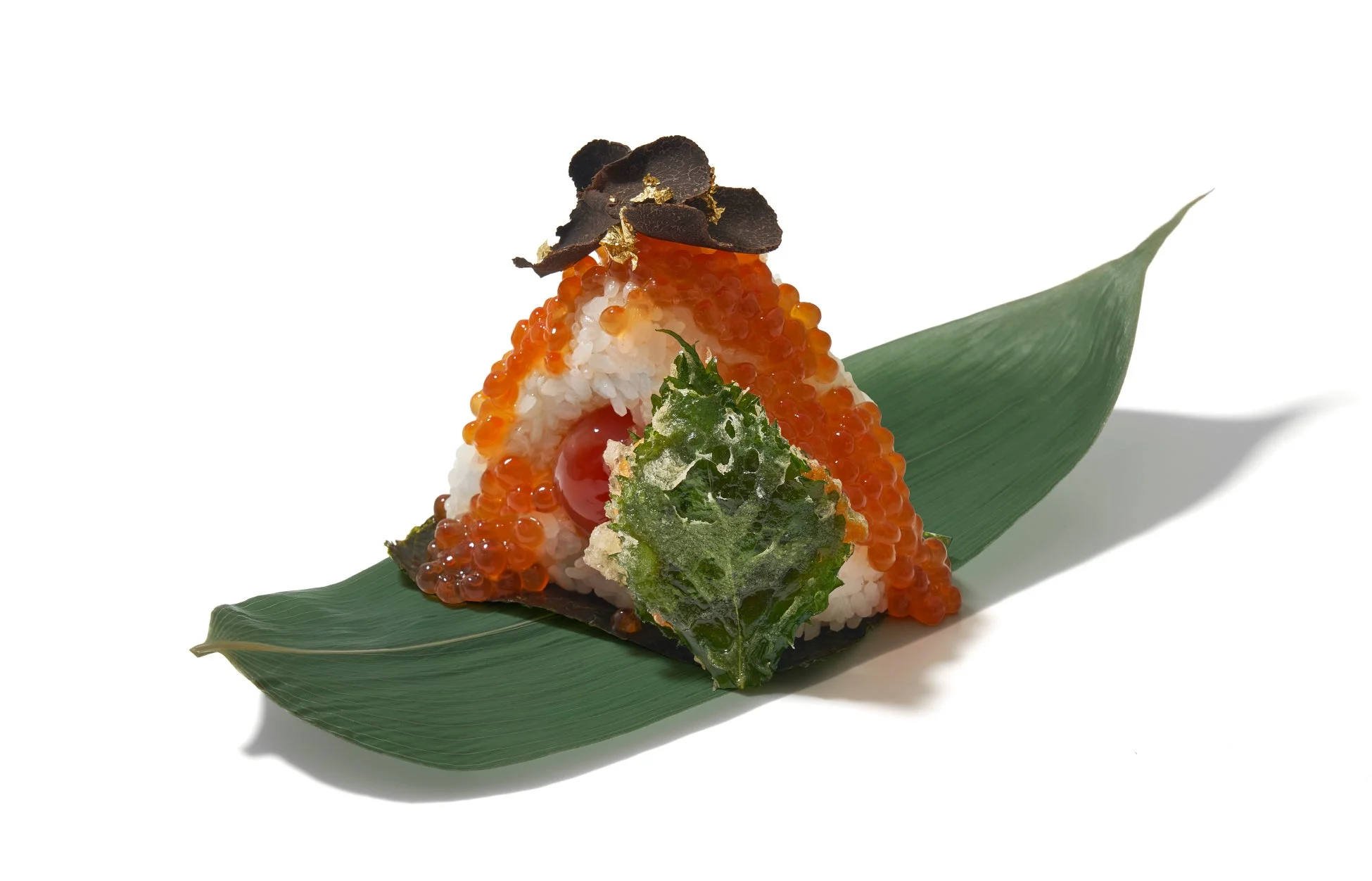 生雲丹と大葉の天むす こぼれいくら添え トリュフ塩風味