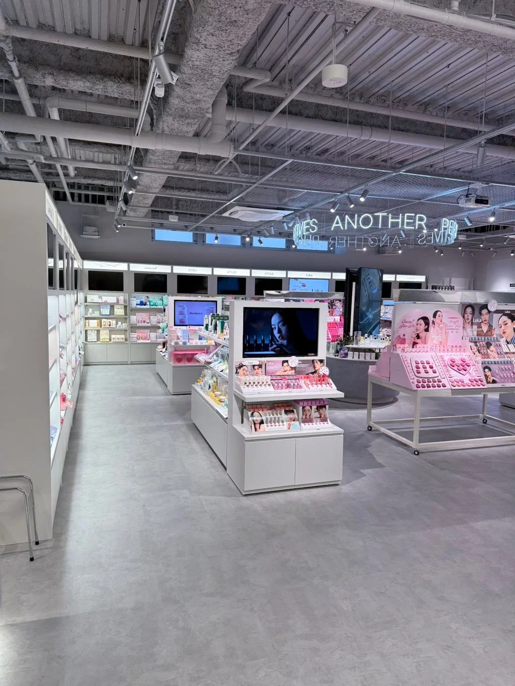 A:PERS店内の様子