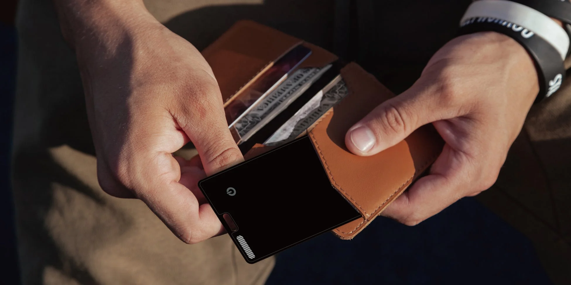 超薄型カードタイプ『Find My Card BK』