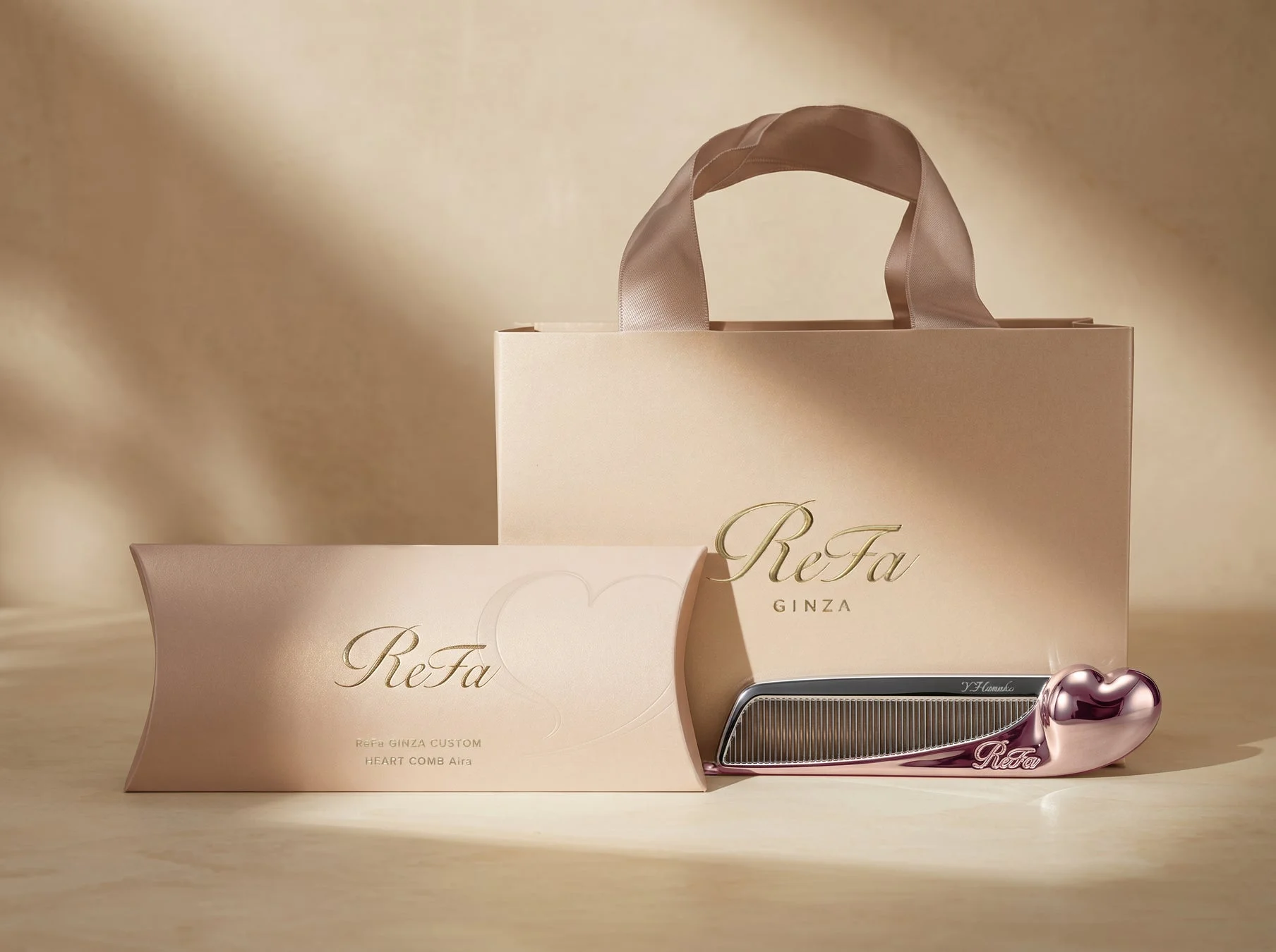ReFa GINZA限定カスタムサービスで名入れが可能になったReFa HEART COMB Aira