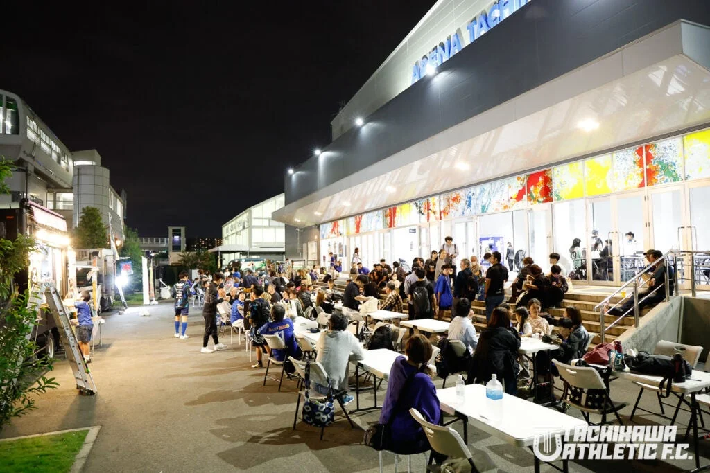 アリーナ立川立飛の夜間イベント風景