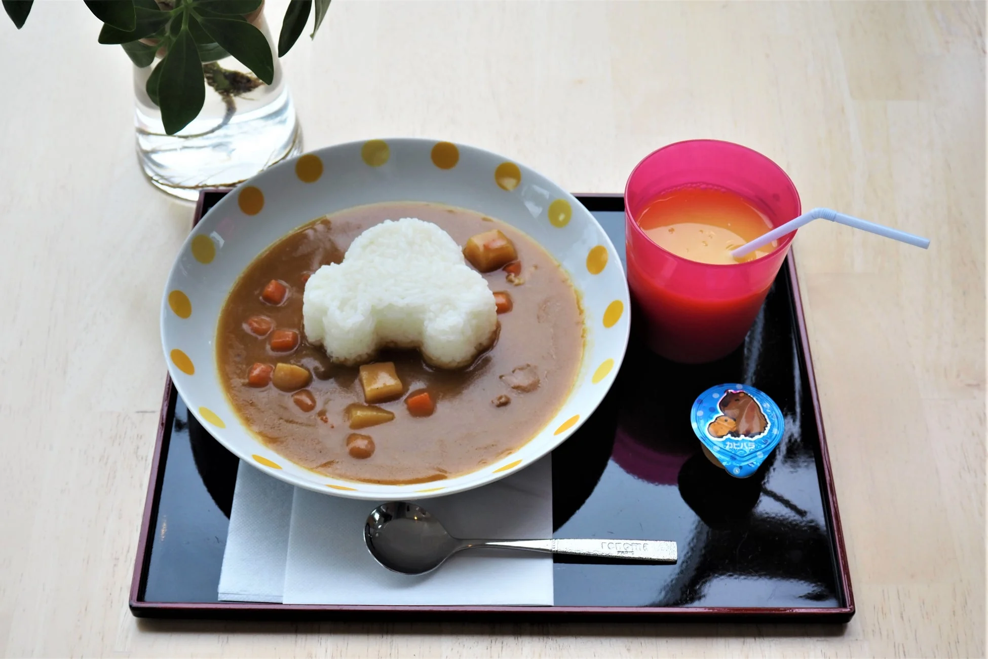 お子様くるまカレー