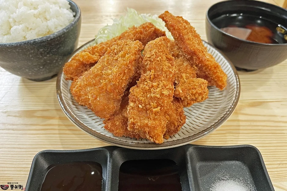 揚げ物メインの定食