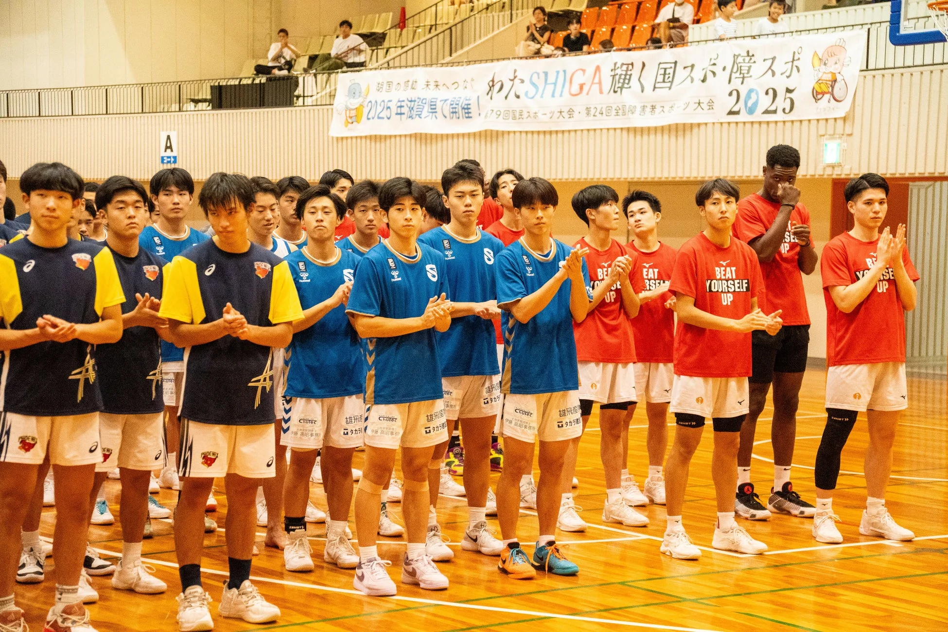 選手たちの集合写真