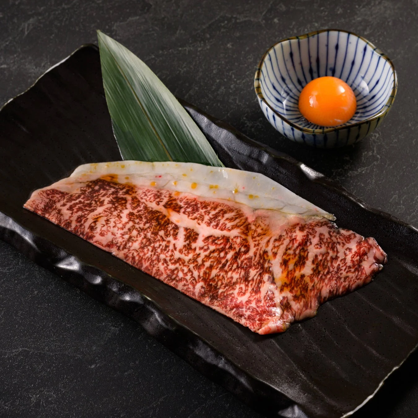 和牛サーロインと卵黄