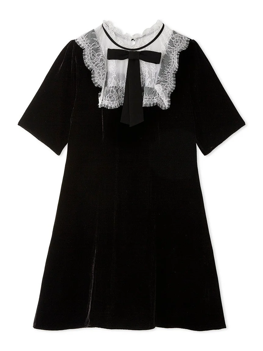 黒いベルベットドレス