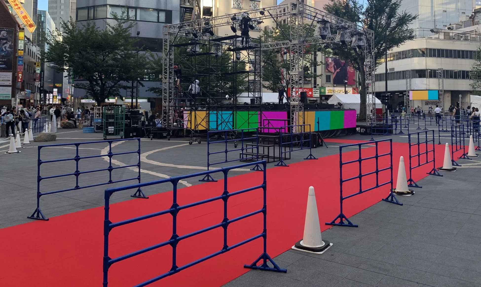 レッドカーペットの設営風景
