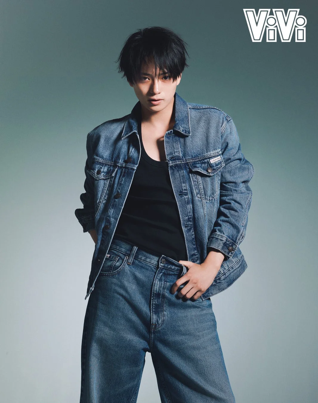 岩瀬洋志さんが着こなすデニムスタイル