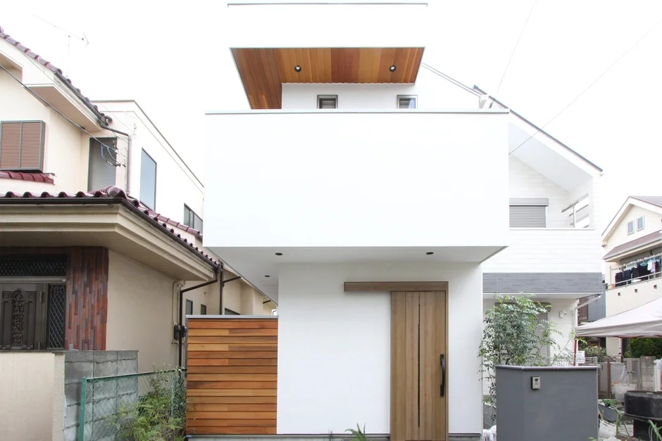 モダン住宅の外観