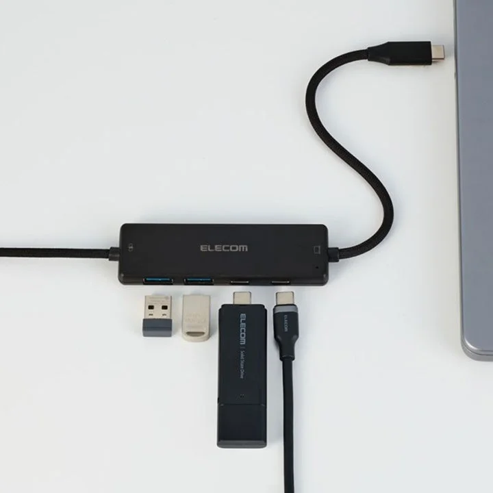USBハブと周辺機器
