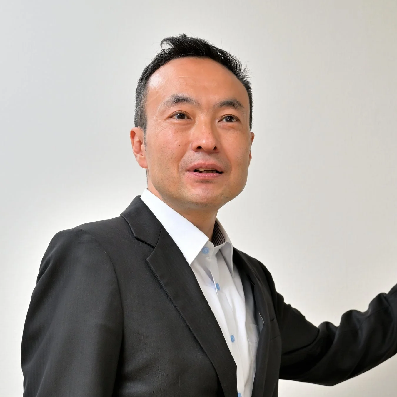 富岡功氏のポートレート