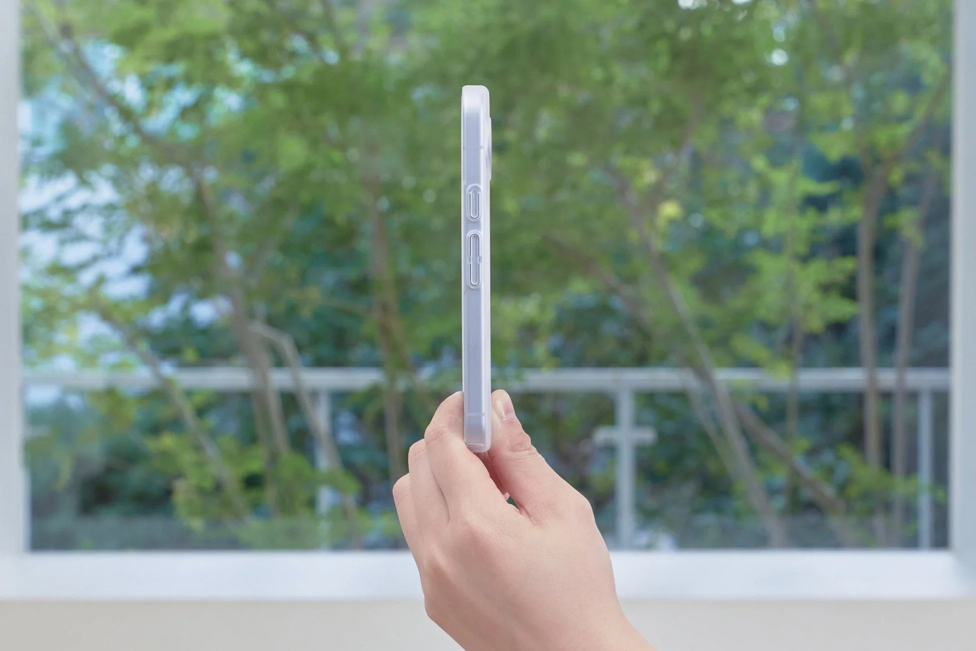 スマホケースを装着したスマートフォン