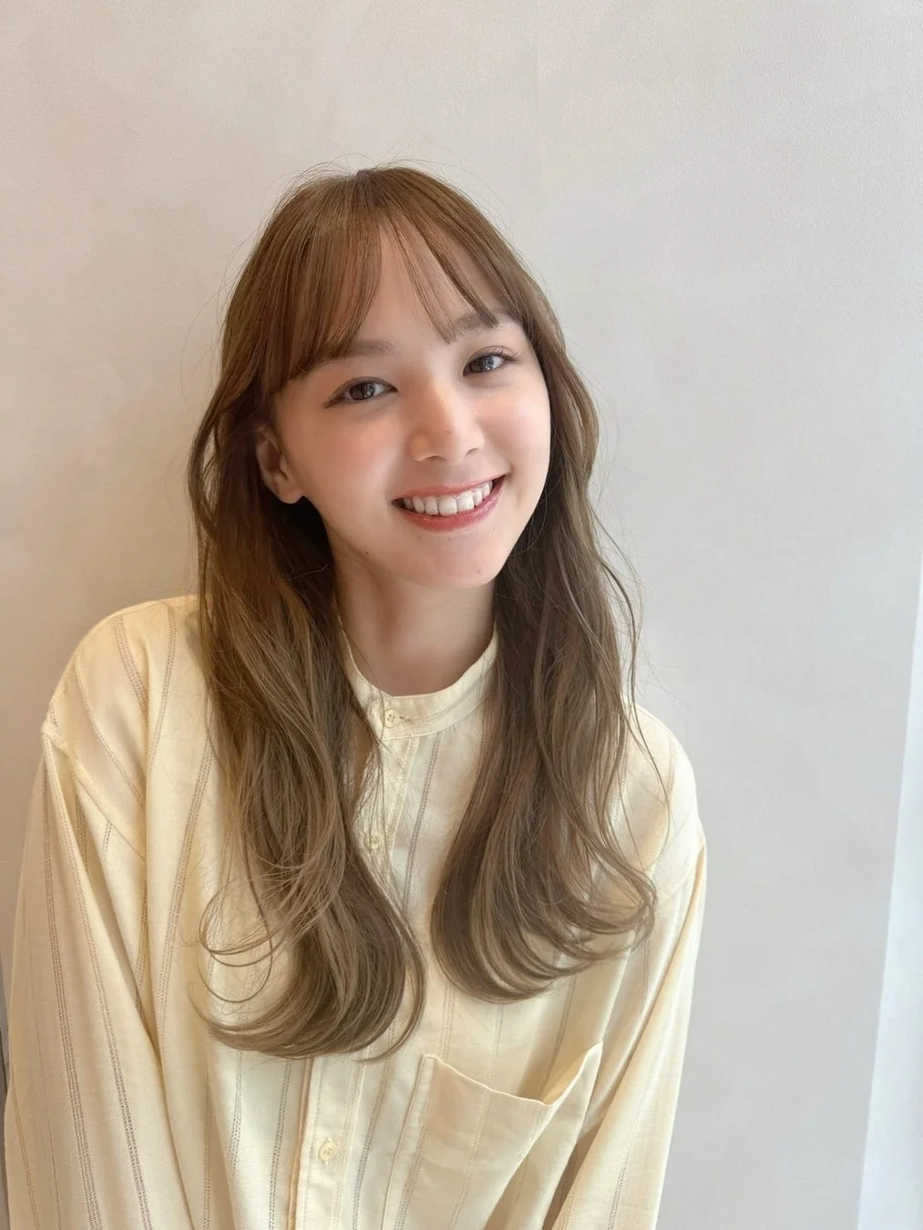 笑顔でカメラを見つめる立野沙紀さんのポートレート