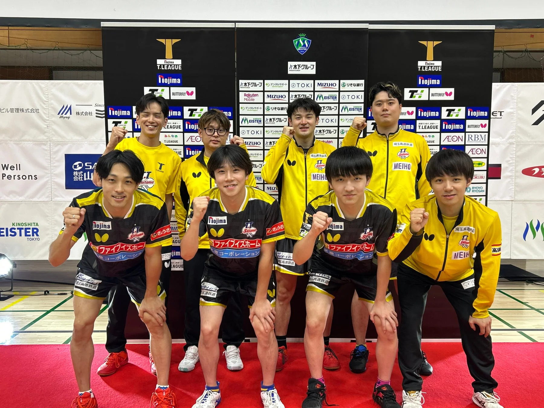 Tリーグ選手集合写真
