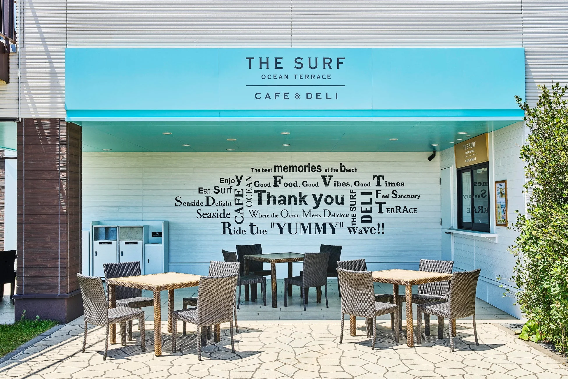 THE SURF OCEAN TERRACE CAFE & DELIの屋外テラス席
