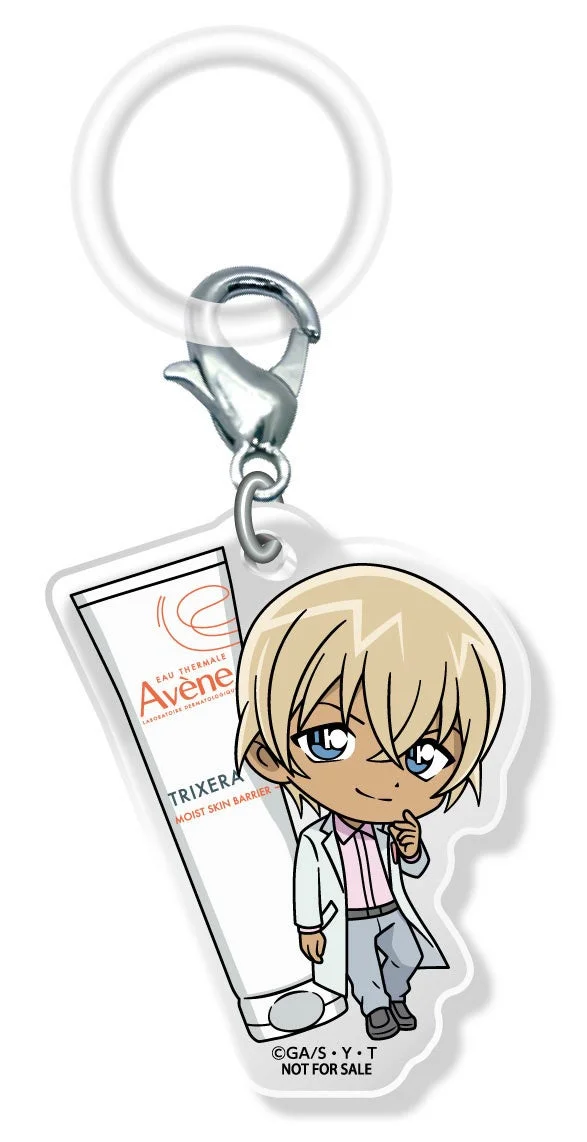 名探偵コナンの人気キャラクター安室透（降谷零）が、アベンヌのスキンケア製品「トリクセラ」とコラボしたアクリルキーホルダー
