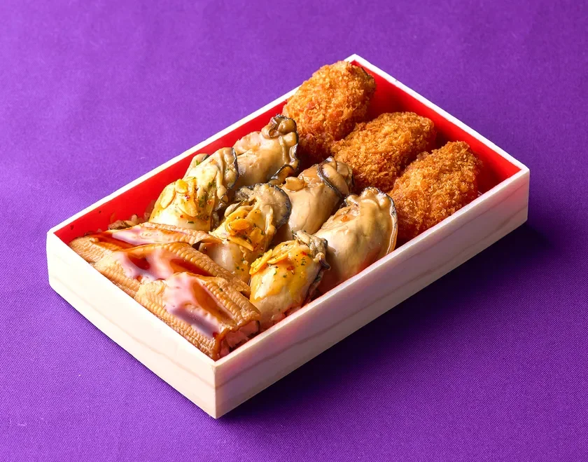 牡蠣三昧と煮穴子の贅沢弁当