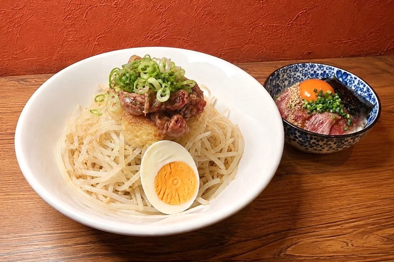 冷麺とユッケ丼のセット
