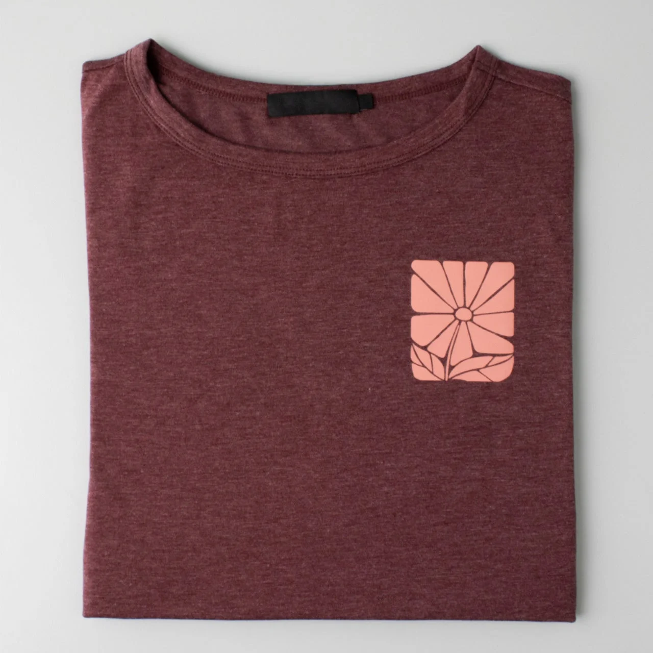花柄のTシャツ