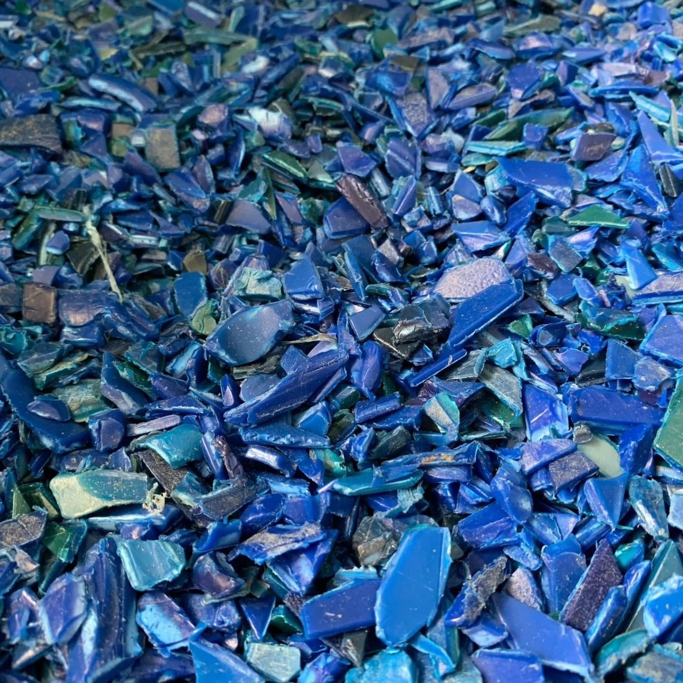 リサイクルされたプラスチックの破片