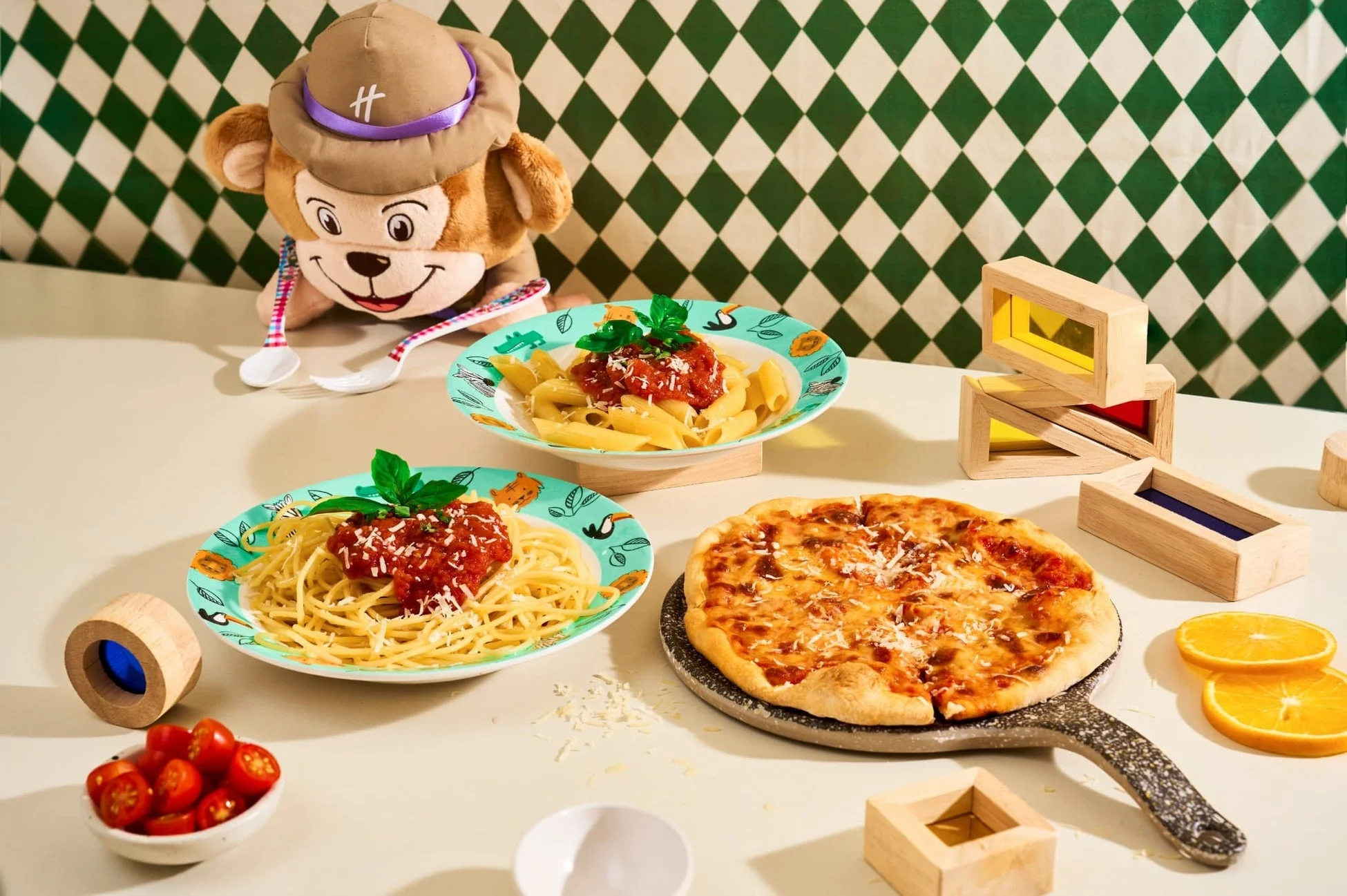 子供向けの楽しい食事風景