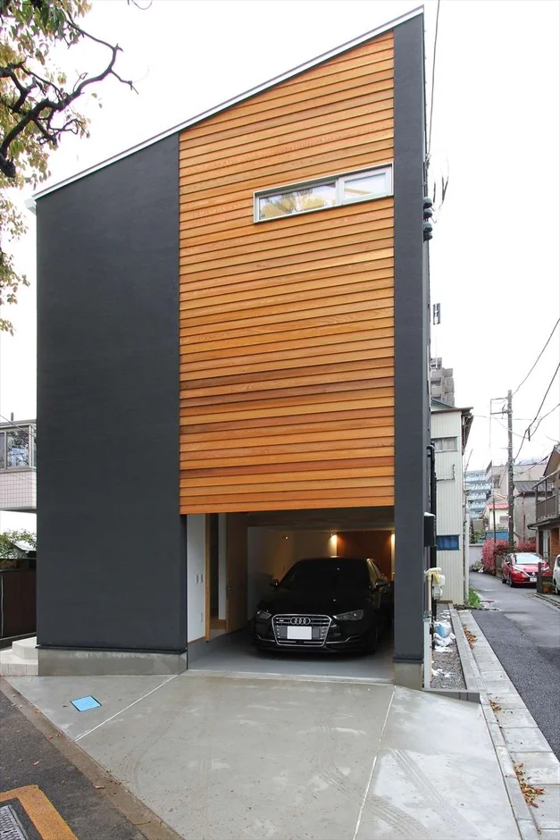 TOYO KITCHENとREMCOガレージドアを叶えた二世帯ガレージハウス