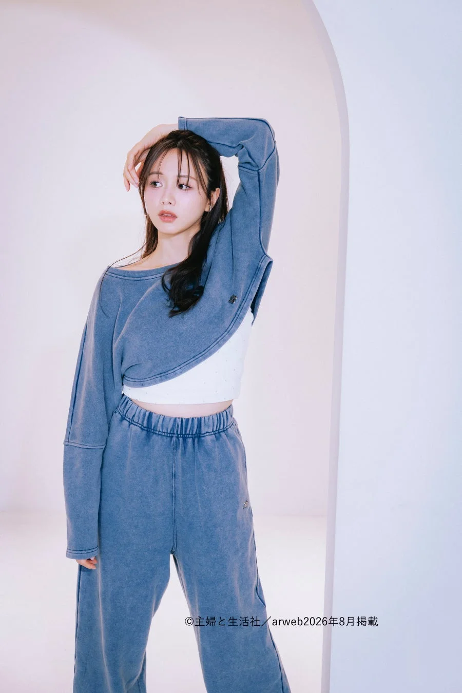 RUELLE 青いスウェットセットアップ