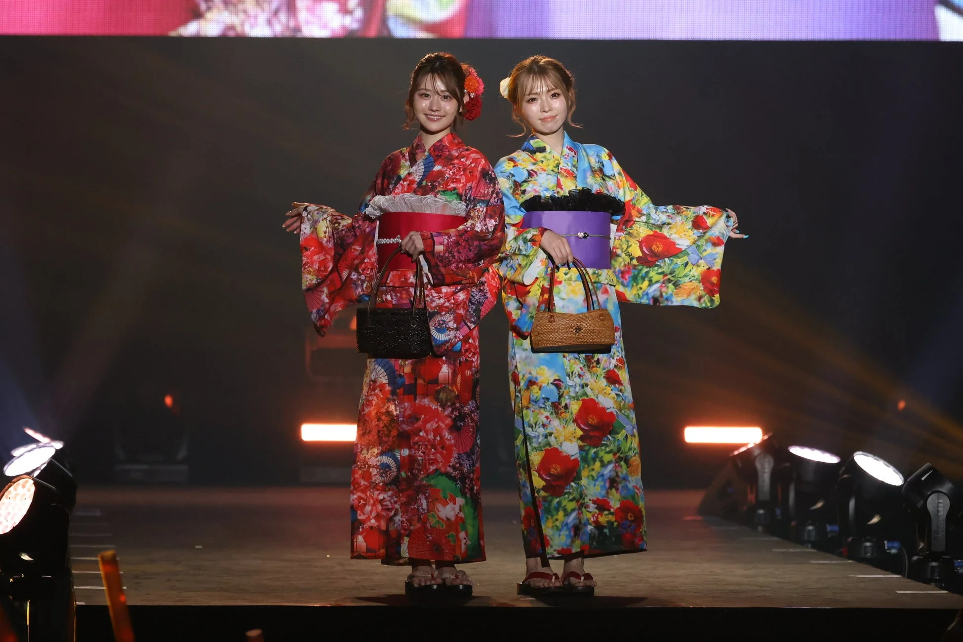 浴衣姿のモデルたち