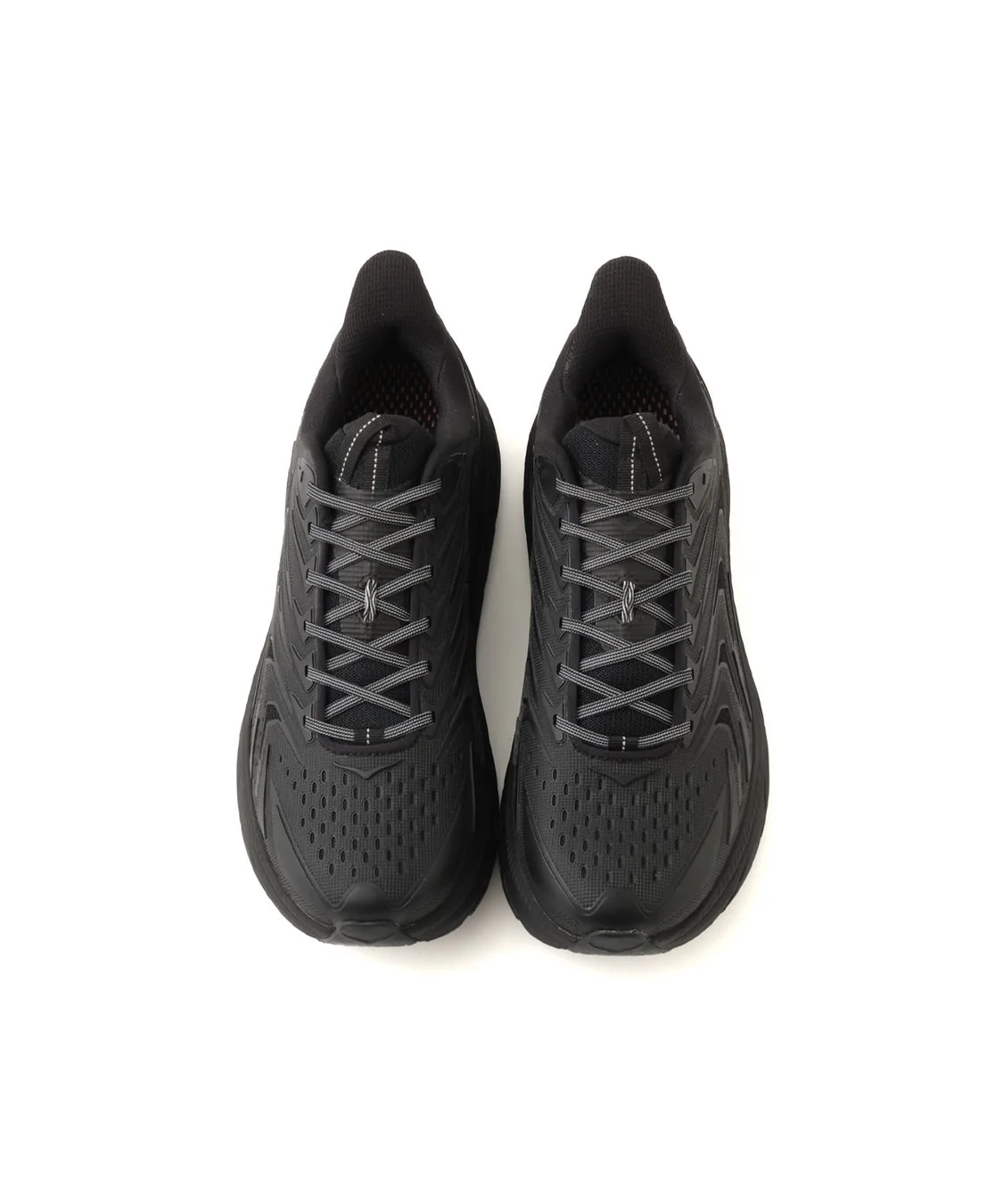 黒いHOKA CLIFTON UTLスニーカー