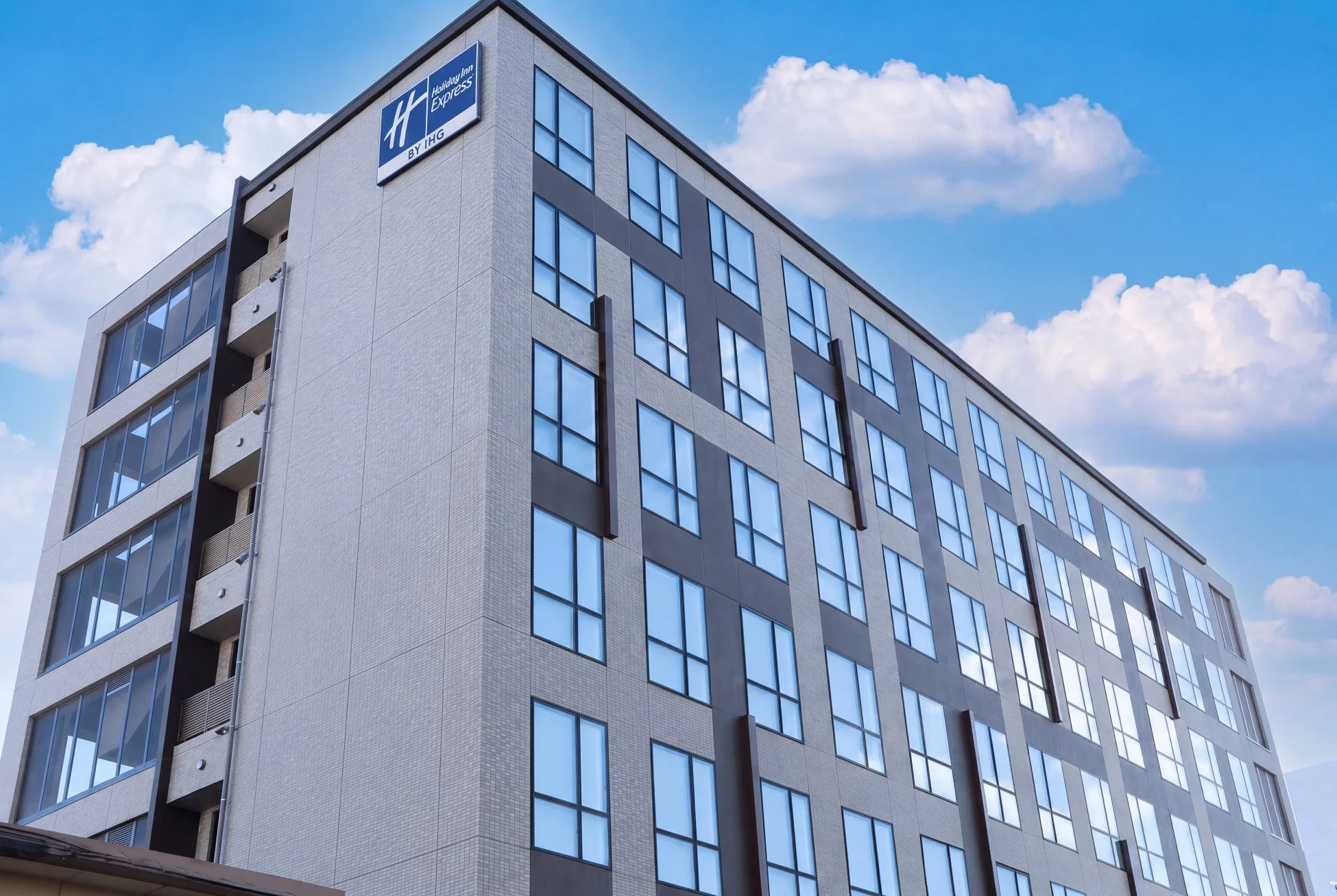 Holiday Inn Express BY IHG