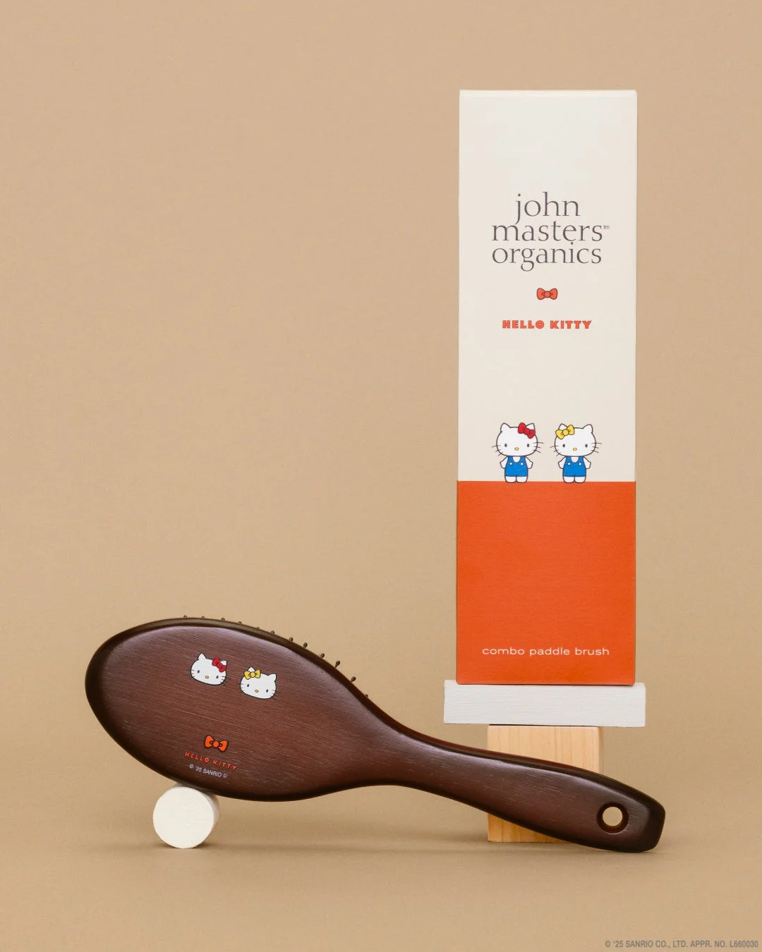 john masters organics HELLO KITTY combo paddle brush HELLO KITTY © '23 SANRIO CO., LTD. APPR. NO. L660030