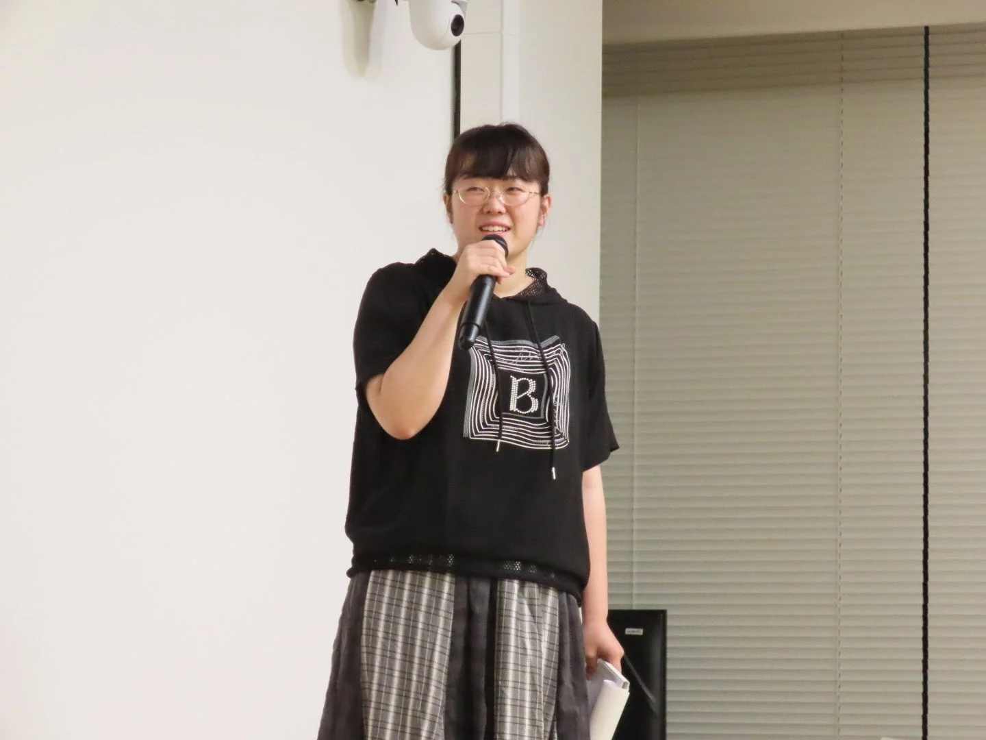 司会を務める海老原小春さん