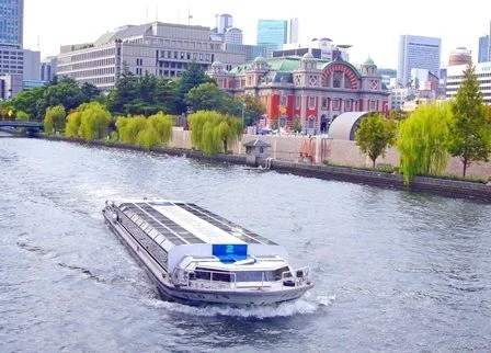 大阪 水上バスからの都市景観