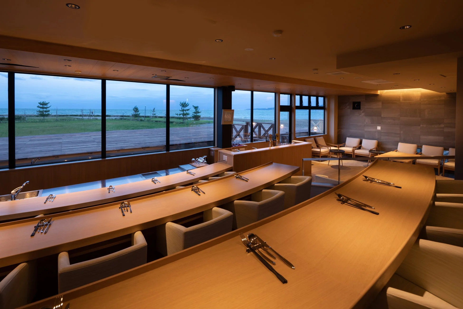 劇場型レストラン