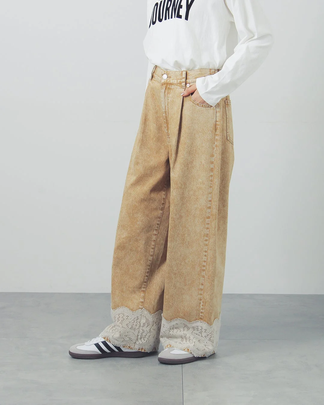 裾レースワイドパンツ着用イメージ