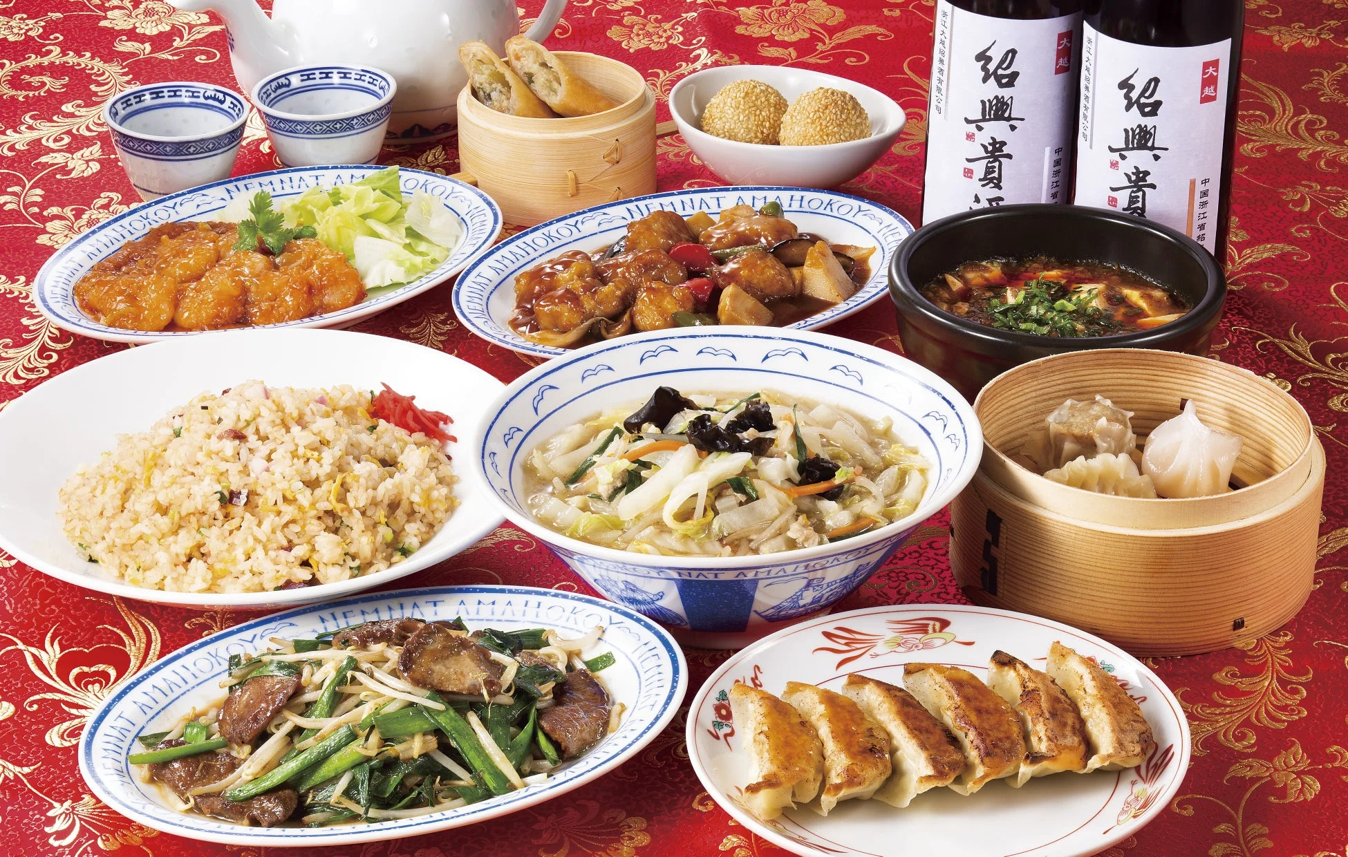 豪華な中華料理の数々