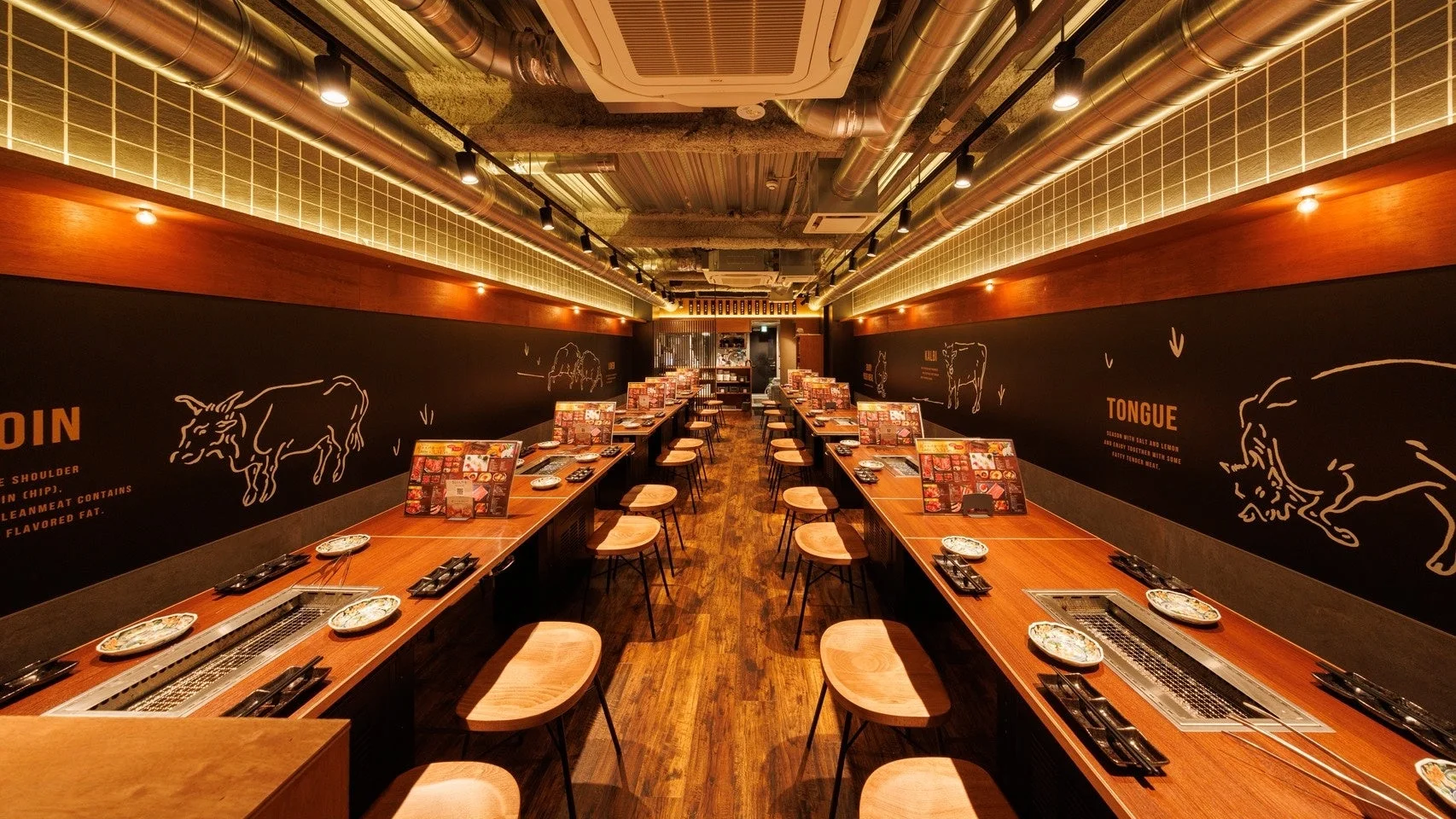 店内のカウンター席