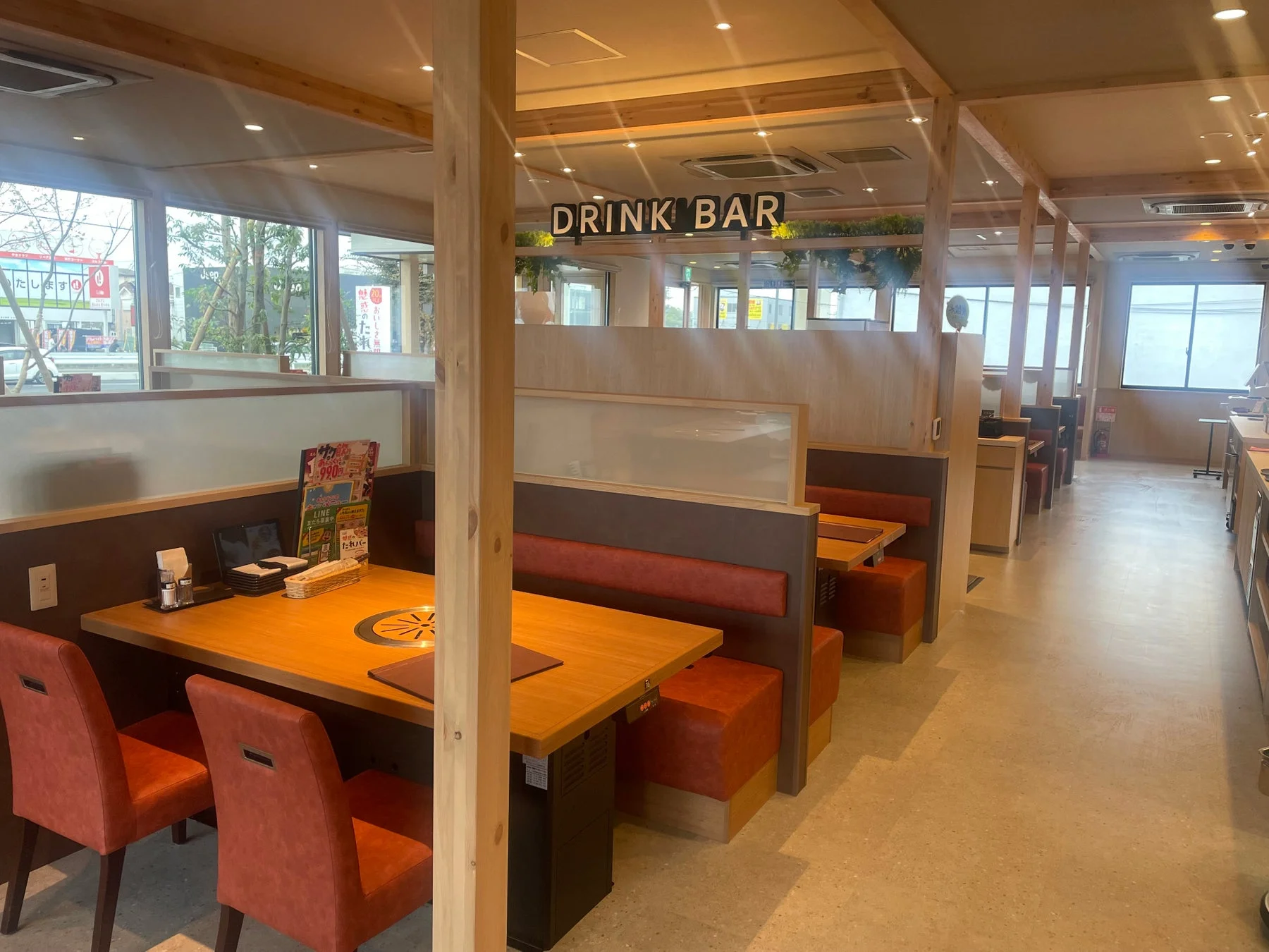 安楽亭 浦和町谷店 店内