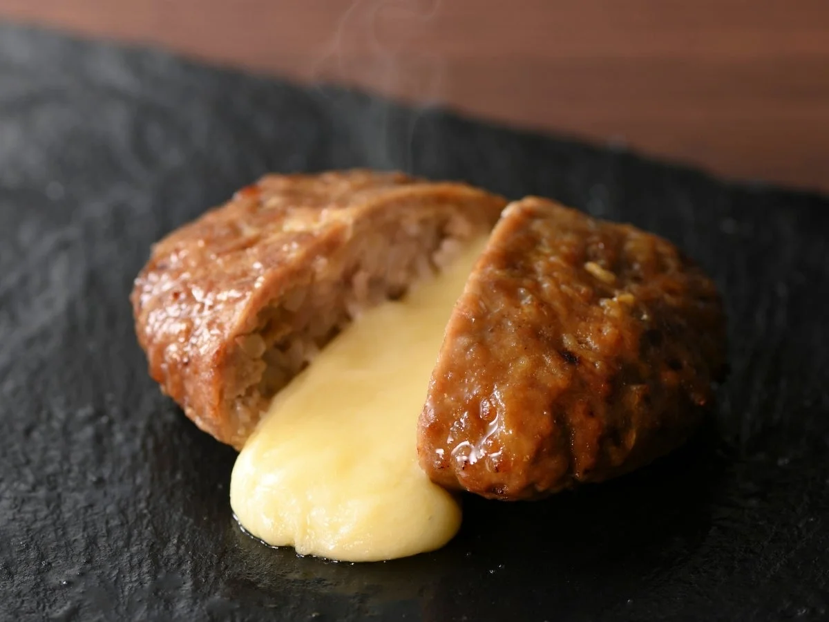 とろけるチーズのチーズインハンバーグ