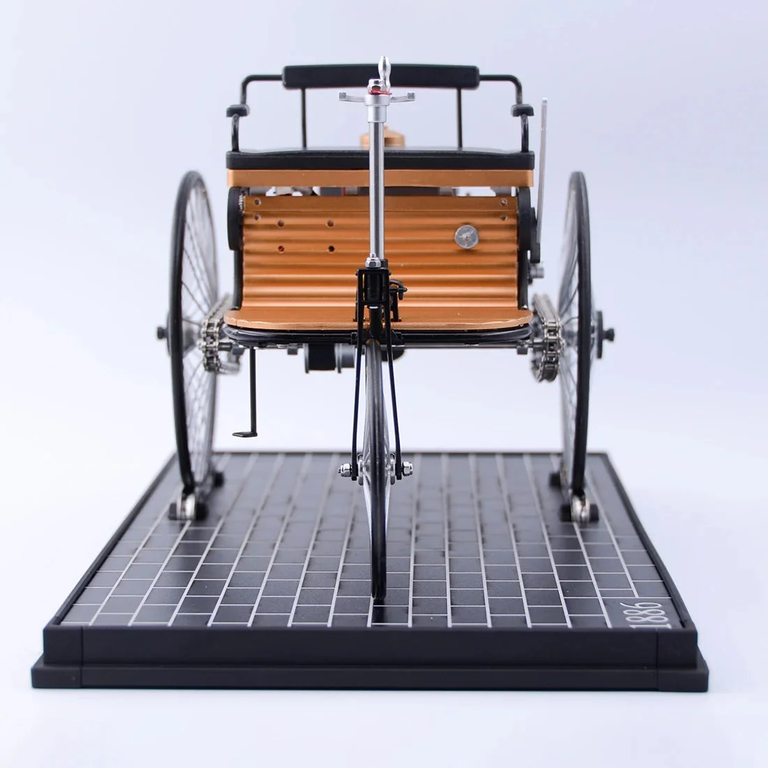 1886年式自動車模型DM229