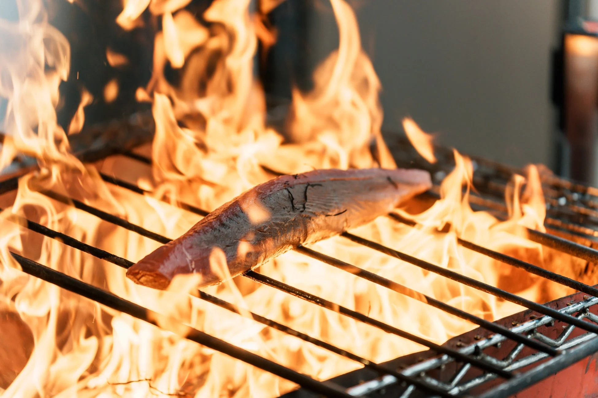 藁焼きの炎