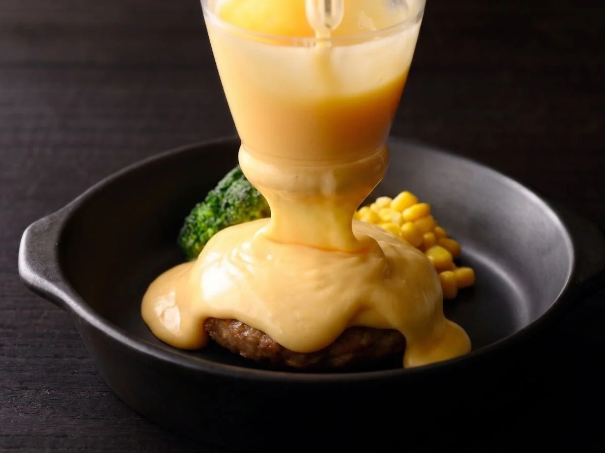 チーズinハンバーグ 流れるチーズソース