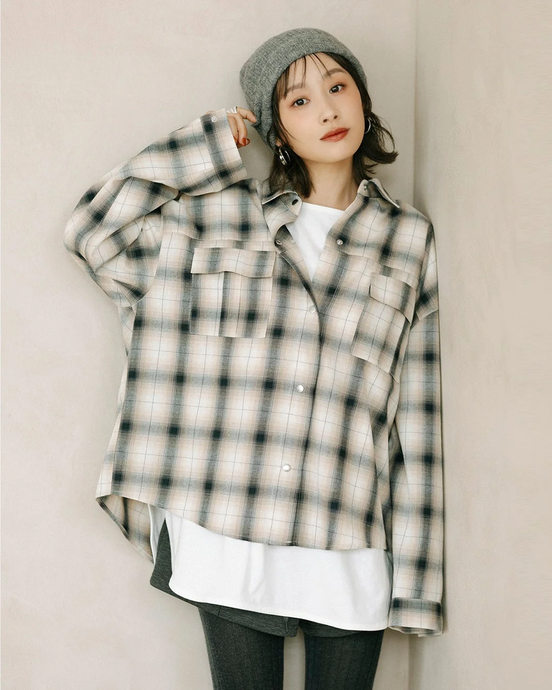 LOOK 05 チェックシャツレイヤード