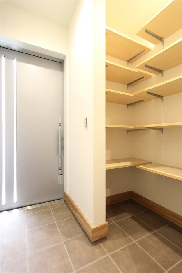 Shoe Closet