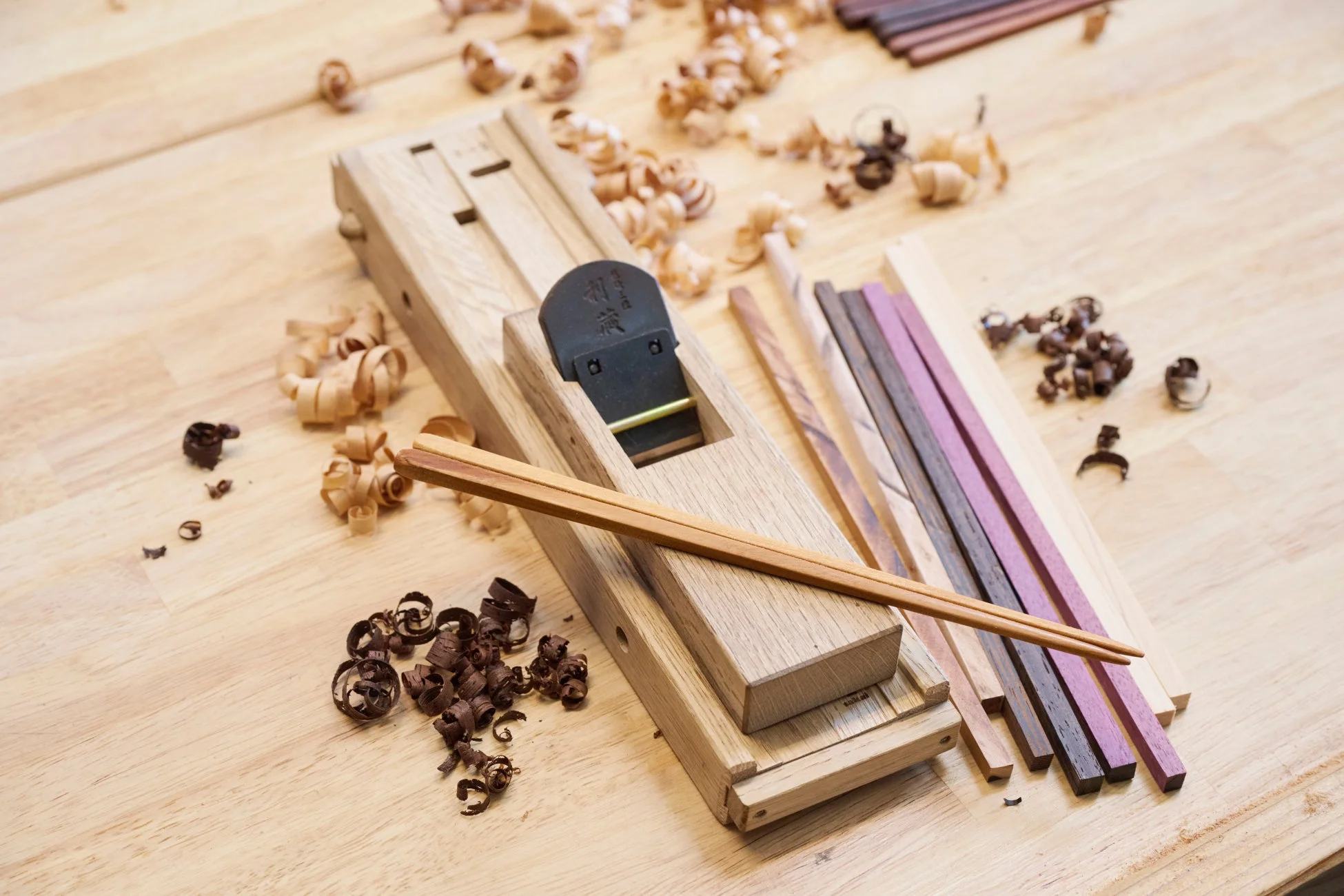 木工、かんな、箸作り