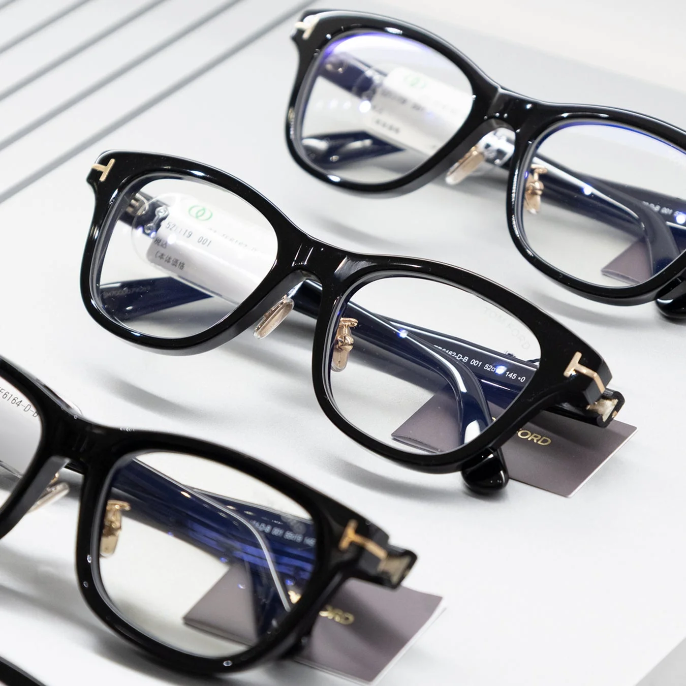 様々なデザインのTOM FORD EYEWEAR