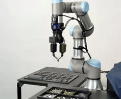 バラ積みピッキングロボット「Thinker Model A」