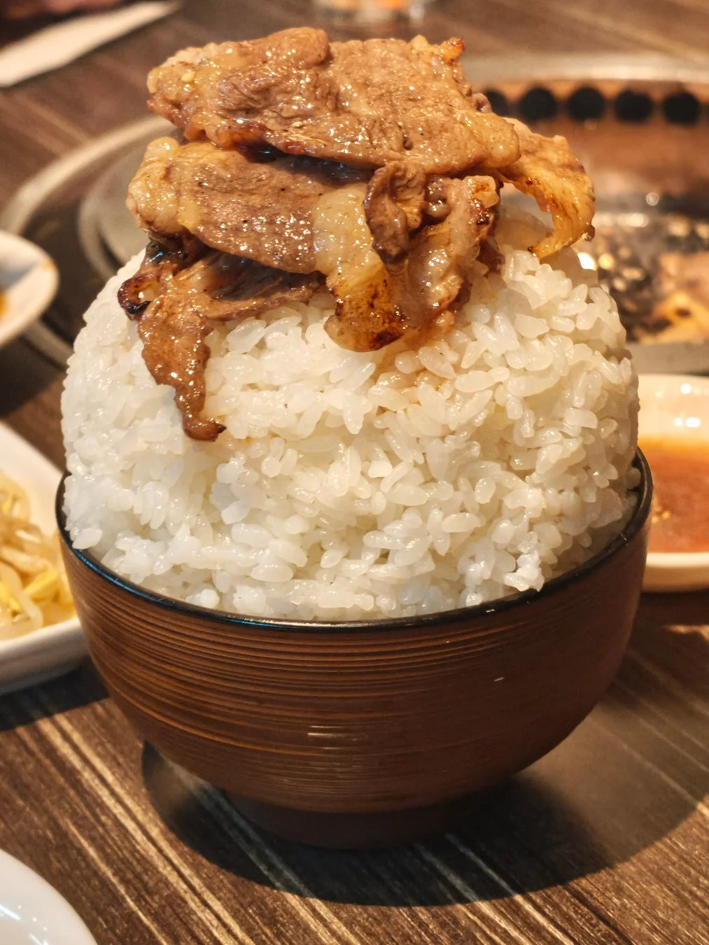 肉とご飯のアップ