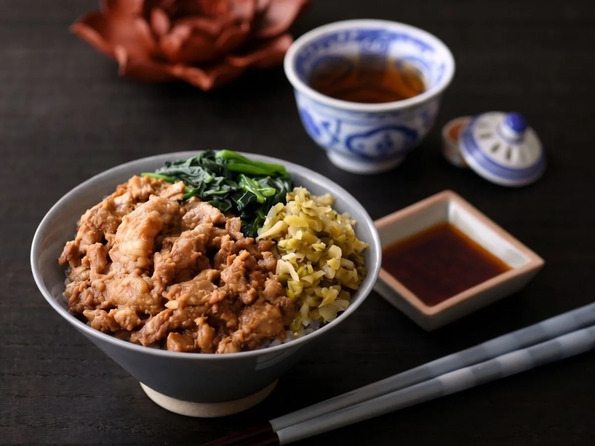 魯肉飯の丼