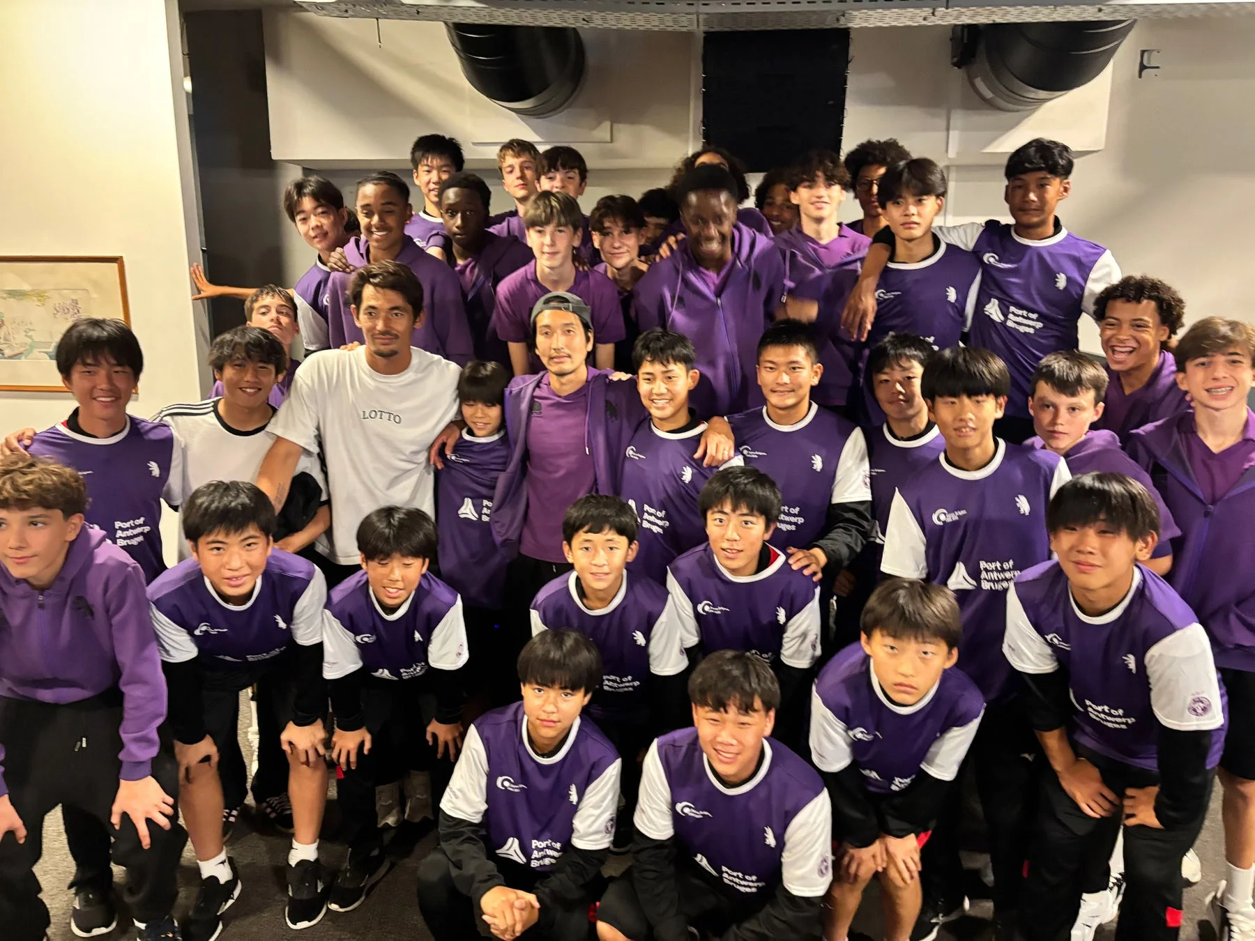 サッカー選手たちの集合写真